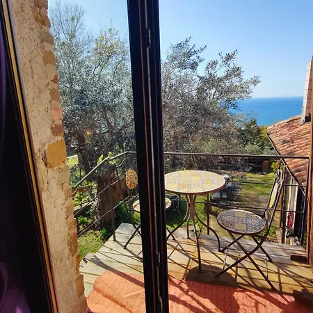 Dimora Acqua Del Fico Bed & Breakfast 3*
