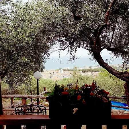 Dimora Acqua Del Fico Bed and Breakfast 3*