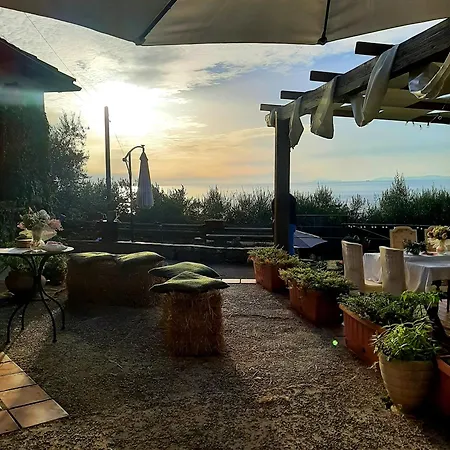 Dimora Acqua Del Fico Bed & Breakfast 3*